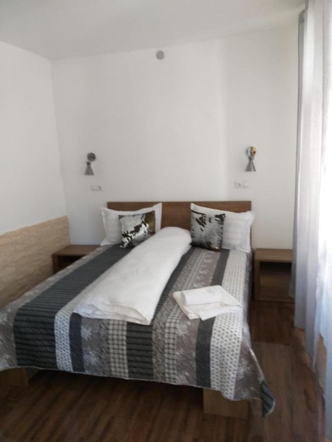 Sara House Apartamento Bistriţa Exterior foto